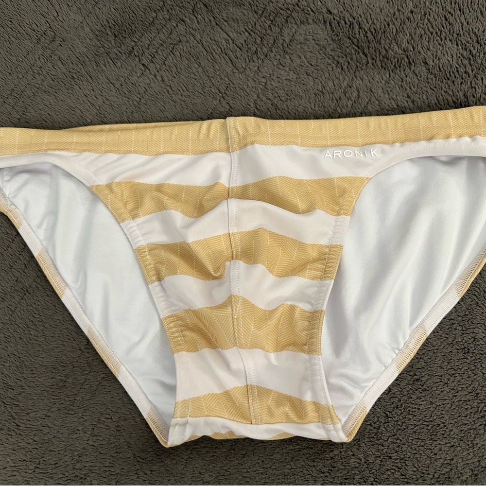 Aronik swimwear - Large